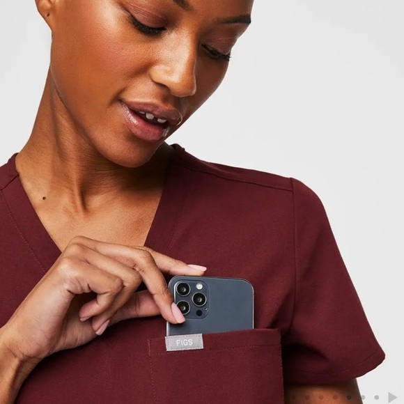 Figs Women's Short Sleeve Tee - Burgundy - Picture 3 of 8